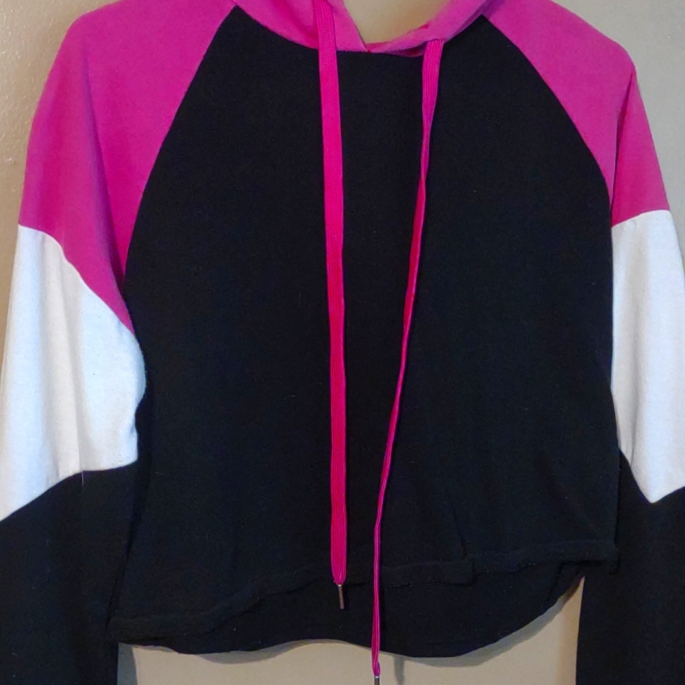 Women's cropped hoodie